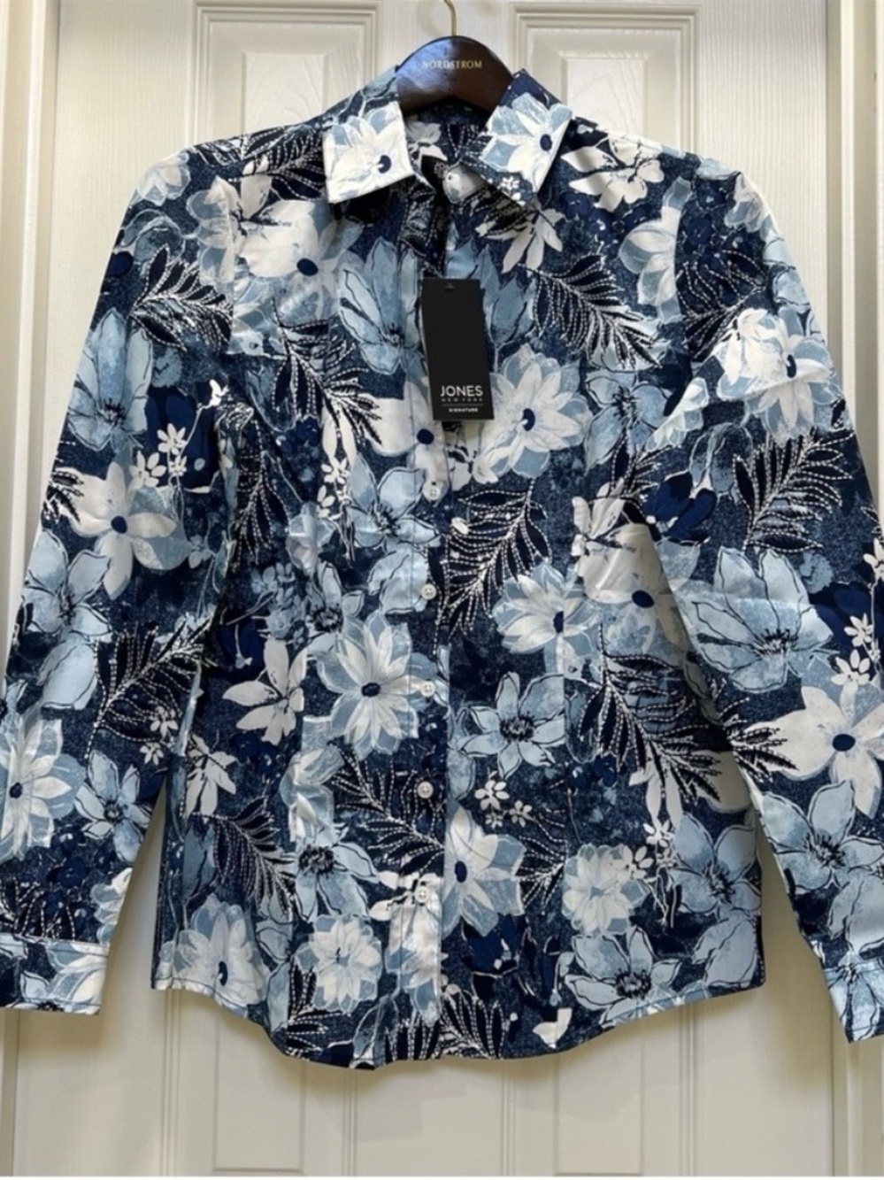 Jones New York Blue & White Floral Print Buttoned Long Sleeve Top NWT Size S